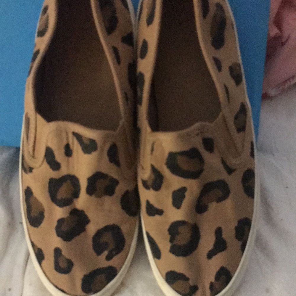 Adorable Leopard-Print Sneakers size 6.